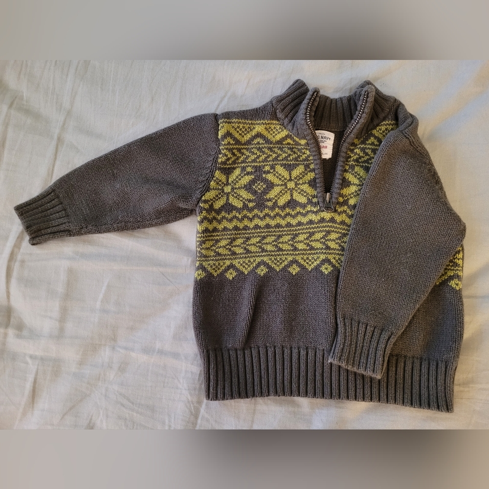 Old navy children's green Christmas sweater size 18-24 months.